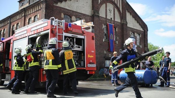 500 Feuerwehrleute in Dinslaken im Einsatz: Das ist der Grund