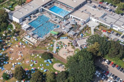 Ärger um abgewiesene Kinder im Dinamare: Vater wirft Dinslakener Schwimmbad Rassismus vor – Bürgermeisterin schaltet sich ein