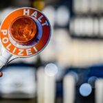 Auto rast durch Dinslakener Innenstadt: Polizei sucht Zeugen