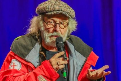 Bestsellerautor Wolf füllt die „Dinslakener Elbphilharmonie“