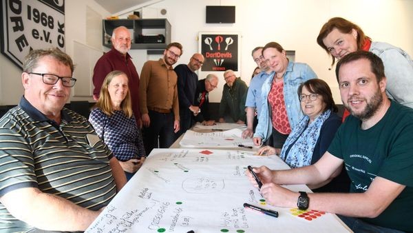 Bürger treffen SPD Hünxe: Sportplatz steht ganz oben auf Agenda