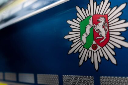 Diebstahl in Voerde: Unbekannte stehlen Werkzeuge aus Firmenwagen