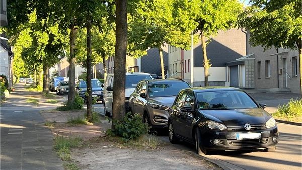 Dinslaken verteilt plötzlich Strafzettel – „ausbeuterisch“