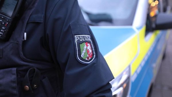 Fahrerflucht in Wesel: Radfahrerin (59) wird schwer verletzt