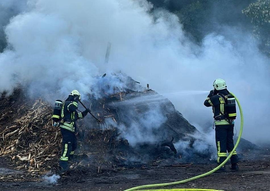 Feuerwehr Dinslaken: Rettungskräfte am Montag im Dauereinsatz