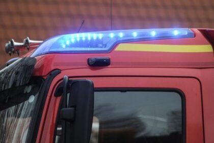 Feuerwehr Hünxe befreit Kind aus abgeschlossenem Auto