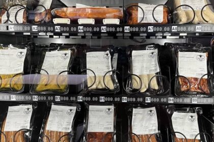 Sieben Adressen im Überblick: Wo es im Kreis Wesel Grillfleisch aus dem Automaten gibt