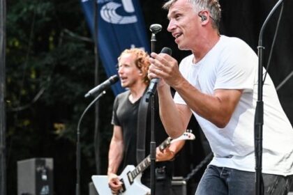 Sommerkultur in Dinslaken: Kasalla rocken das Burgtheater