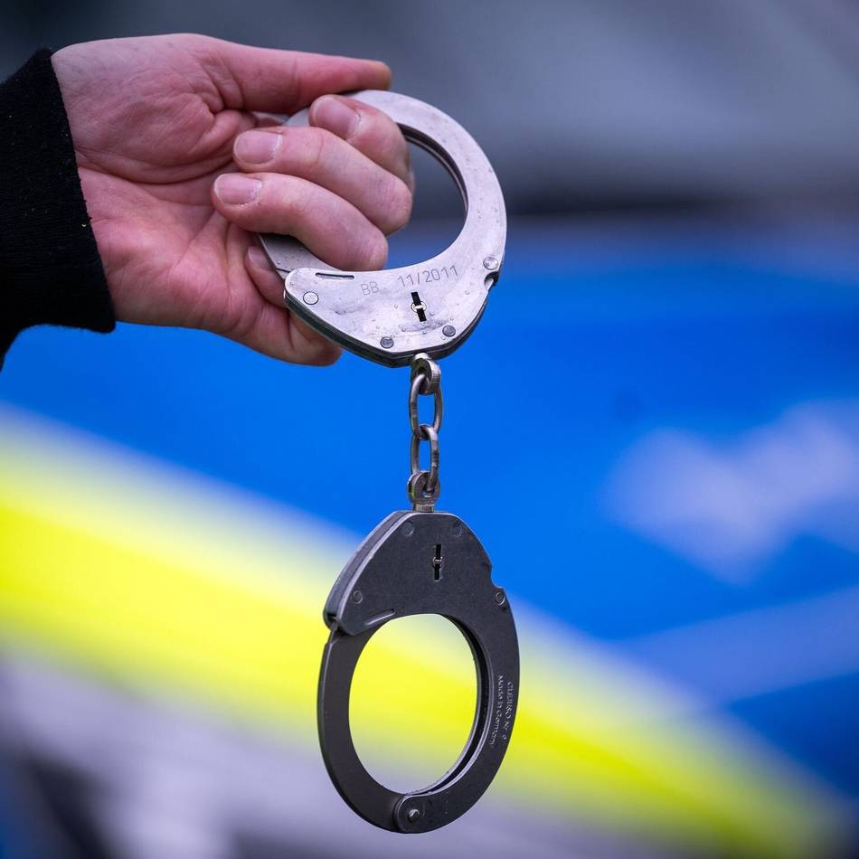 Tatverdächtiger in U-Haft: Musiklehrer (71) aus Dinslaken soll Schülerin missbraucht haben