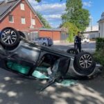Unfall in Dinslaken: Betrunkener Fahrer kollidierte mit Baum