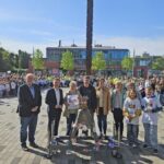 Voerde: 750 Grundschüler senden auf Marktplatz klare Botschaft