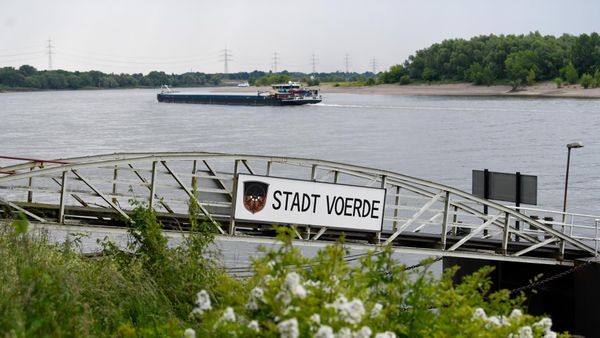 Voerde: Anhaltendes Niedrigwasser am Rhein – „gibt zu denken“