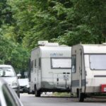 Wohnwagen und Wohnmobil parken: Was erlaubt ist – und was nicht