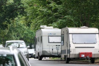 Wohnwagen und Wohnmobil parken: Was erlaubt ist – und was nicht