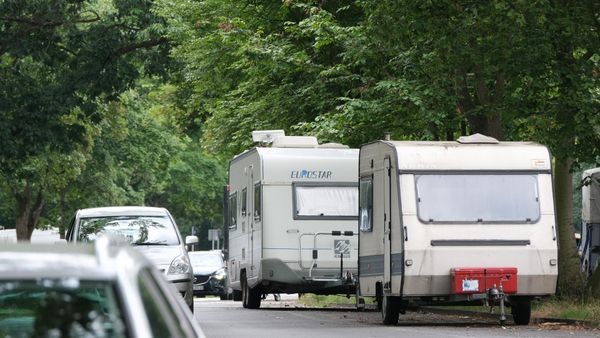 Wohnwagen und Wohnmobil parken: Was erlaubt ist – und was nicht