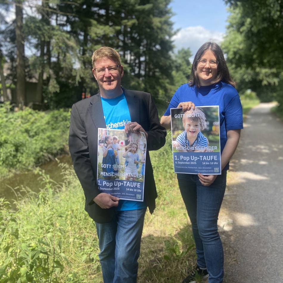 Aktion in Dinslaken: Wenn der Rotbach zum Jordan wird – erste Pop-Up-Taufe am Niederrhein