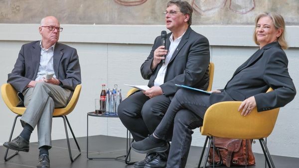 Demokratie in Gefahr? Lammert appelliert in Dinslaken an Bürger