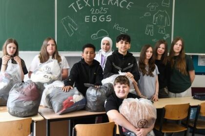 Dinslaken: Schüler der EBGS sammelten kiloweise Altkleider