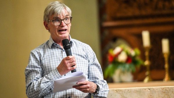 Dr. Georg Cornelissen entschlüsselt Oberlohberger Sprachschätze