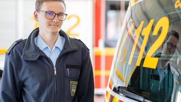 Feuerwehr Dinslaken: Was Azubi Leo (28) so besonders macht