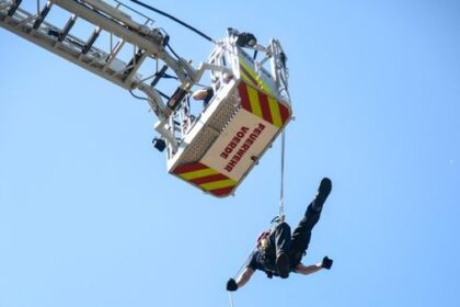 Feuerwehr Voerde: Das sagt sie zu Gafferproblemen bei Einsätzen