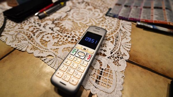 Hünxer (62) fällt auf Betrüger rein: Polizei sucht Zeugen