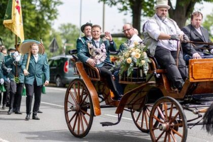 Junggesellenschützen Hünxe: Fabian Idem gewinnt „knappe Kiste“