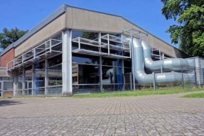Längst Geschichte: Als das Voerder Hallenbad ein Solarium hatte