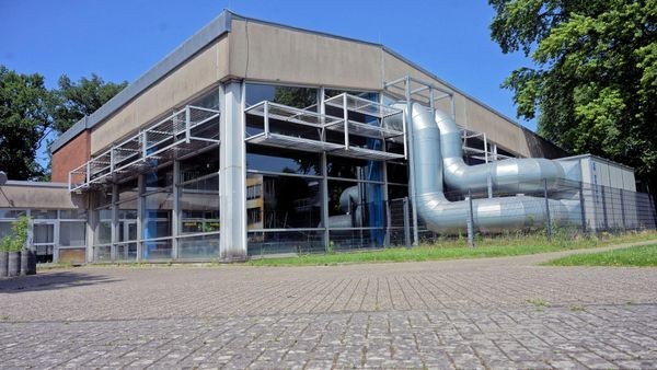 Längst Geschichte: Als das Voerder Hallenbad ein Solarium hatte