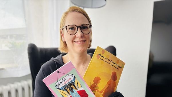 Leben mit Lipödem: Maria schreibt Romane und will aufklären