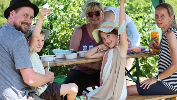Mittsommerfest im Bürgergarten Hünxe: Kinder entdecken Natur