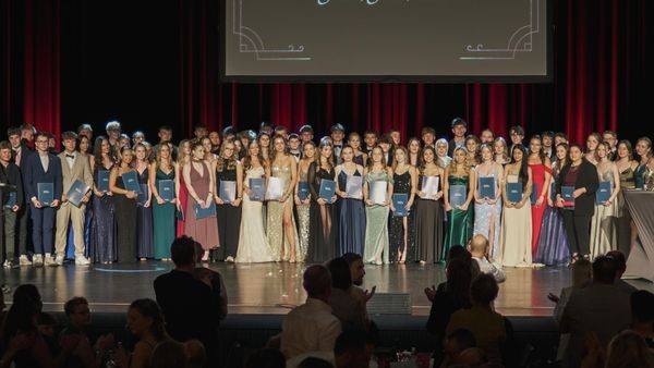 Abi am THG Dinslaken 2025: Diese Schüler haben es geschafft