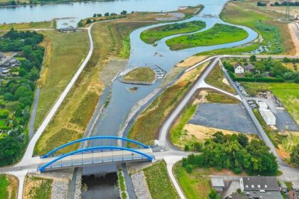 Arbeiten in Dinslaken beendet: Das blaugrüne Emscherdelta ist jetzt fertig