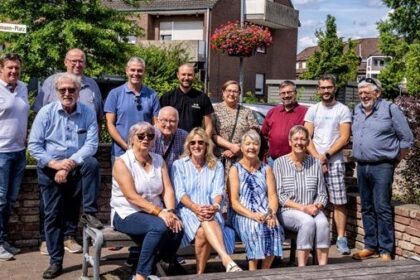 Aufblühen in Hünxe: Blumenampeln verschönern die Ortsteile