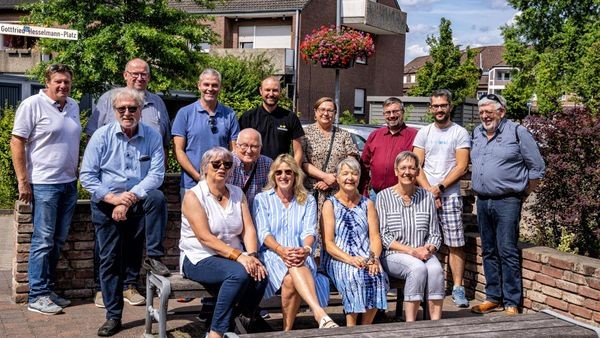 Aufblühen in Hünxe: Blumenampeln verschönern die Ortsteile