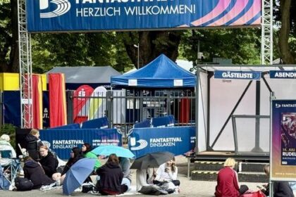 Berq beim Fantastival: Fans warten 11 Stunden auf Einlass