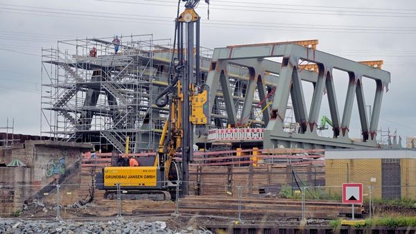 Betuwe-Linie: Drei Gleise zuerst zwischen Dinslaken und Voerde