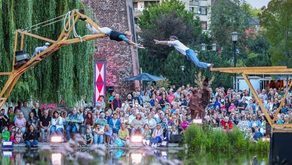 Cirque on edge in Dinslaken: Beeindruckende Show am Ententeich
