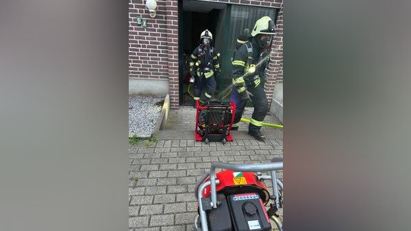 Dinslaken: Angeschmorte Steckdose setzt Couch in Brand