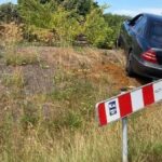 Dinslaken: Flucht vor Polizei – Fahrt endet auf Kreisverkehr