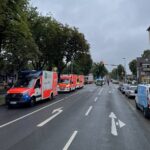 Dinslakener Innenstadt: Mehrere Menschen bei Verkehrsunfall leicht verletzt