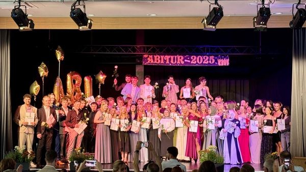 EBGS Dinslaken: Glückwunsch an den Abijahrgang 2025