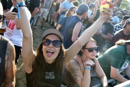 „Jetzt erstmal kaltes Bier“: Ruhrpott Rodeo in Hünxe hat begonnen