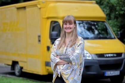 Kurioses Projekt: DHL-Bus wird mobiler Second-Hand-Shop