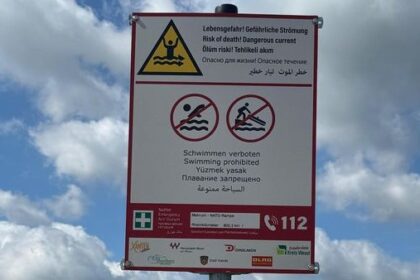 Lebensgefahr! Kreis Wesel verbietet das Schwimmen im Rhein
