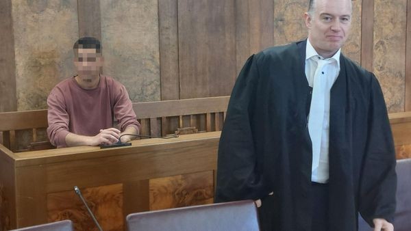 Messerstich vor Flüchtlingsheim: Prozess ist gestartet