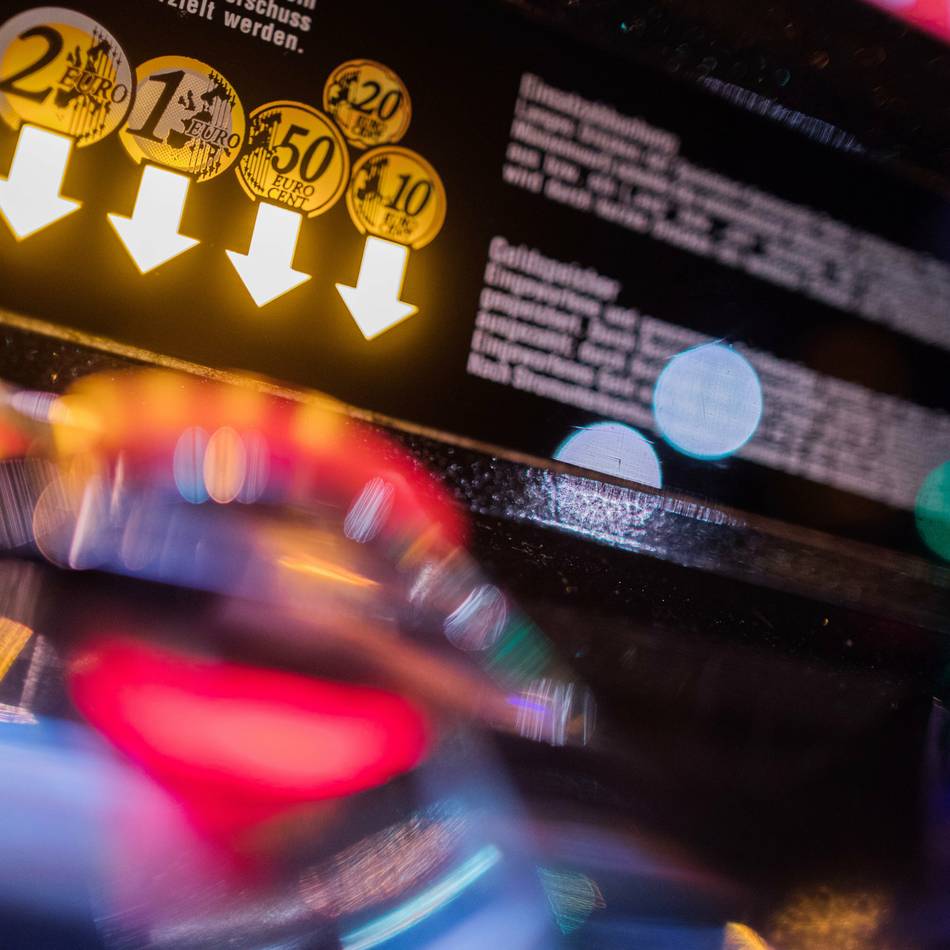 Nächtlicher Einsatz: Polizei durchsucht Häuser und Wohnungen in Dinslaken