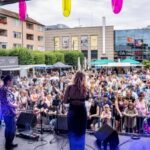 Neutor-Galerie: Jörg Bausch bringt die Dinslakener zum Heulen