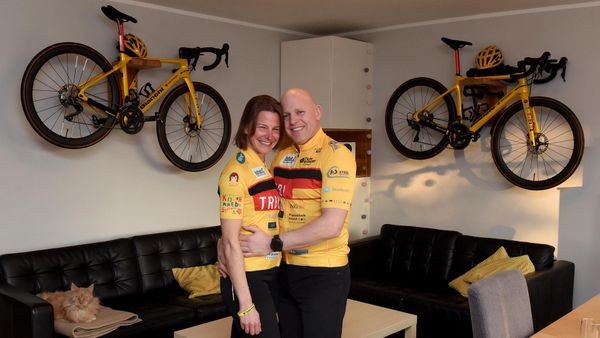 Paar radelt 1000 Kilometer bis nach Paris – das steckt dahinter