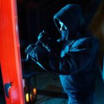 Polizei sucht Zeugen: Einbrecher hatten es auf schweres Werkzeug abgesehen